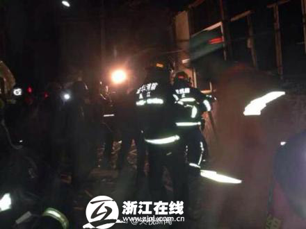 浙江磐安一礼堂在举行婚礼时发生坍塌 数十位