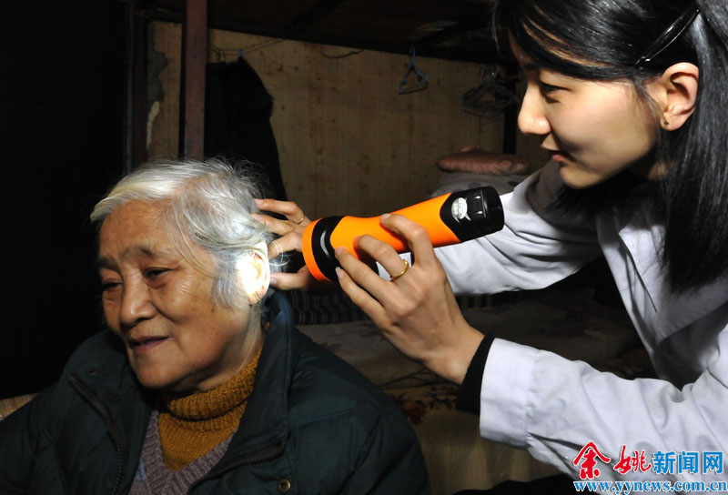 关爱老人听力健康