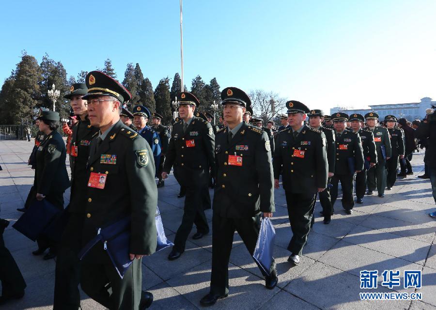 �����˴�Ļ�����ִ��찲�Ź㳡