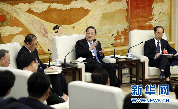 习近平等参加代表团审议