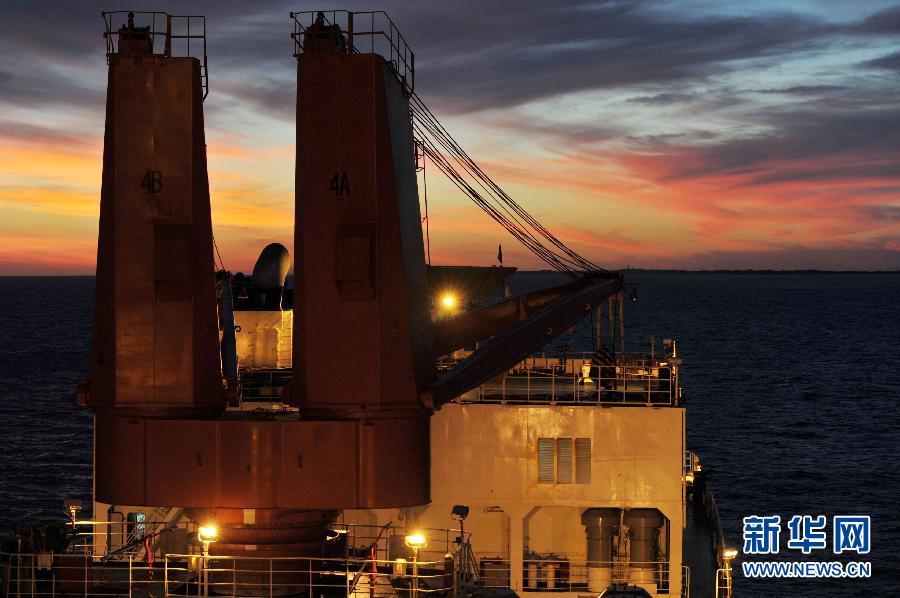 “雪龙”号做好准备 得到指令后将前往疑似海域(组图)