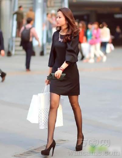 天气回暖 <em>妹纸</em>又把<em>黑丝</em>拿出来了--中国宁波网-