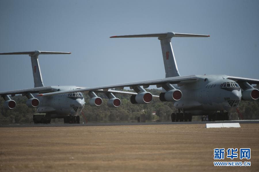 马航370航班搜寻：中国搜救舰艇兵分两路 日本侦察机参加