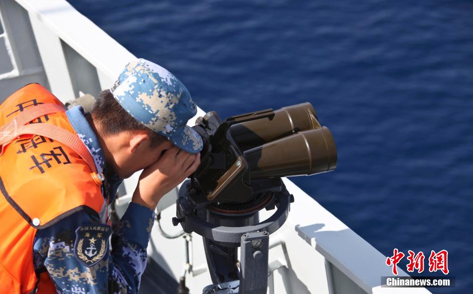 马航370航班搜寻:中国搜救舰艇兵分两路 日本侦察机参加