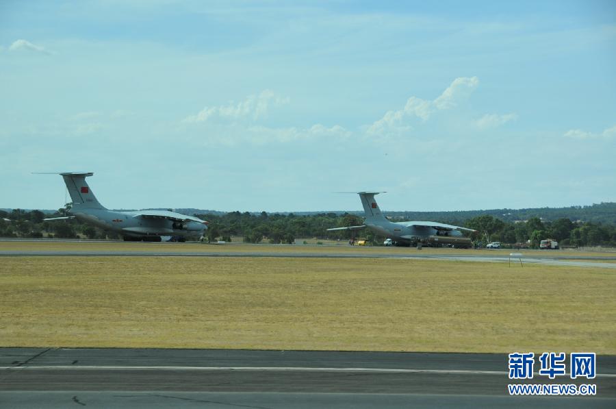 马航370航班搜寻:中国搜救舰艇兵分两路 日本侦察机参加