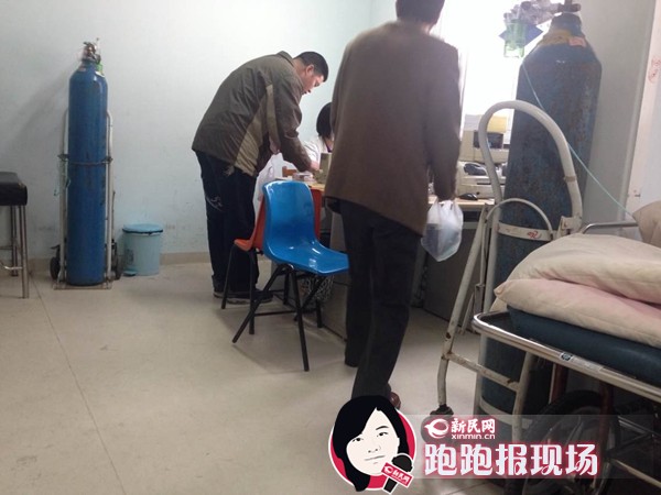 长宁区中心医院急诊室医生被打 鼻子受伤-长宁
