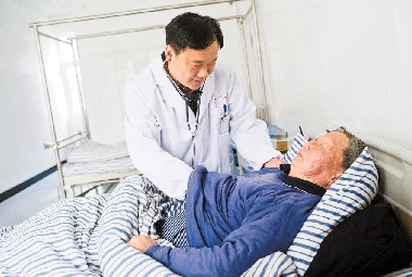 香樟树下的守望