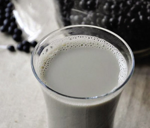 红枣黑豆豆浆高蛋白低热量的宵夜选择