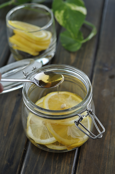 蜜渍柠檬 -- 美白蜜糖水