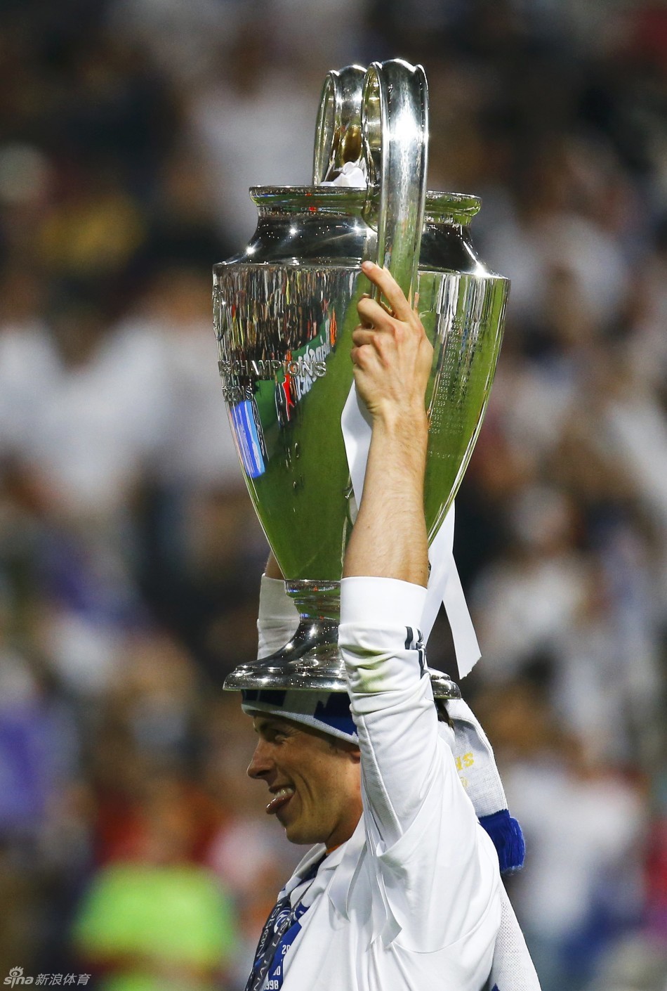 皇马勇夺第十个欧冠-卡西利亚斯,安切洛蒂,当地