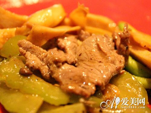 营养不足易掉发 早<em>脱</em>族 要多吃10种食物-营养,