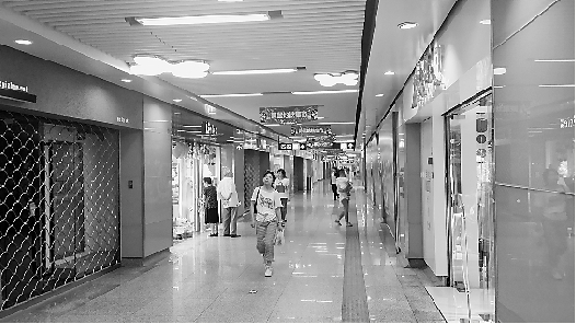杭城首条地铁商业街开张十个月 近半商铺关门