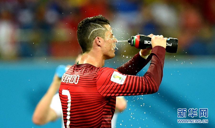 C罗压哨助攻扳平球 葡萄牙2-2平美国仍垫底-新