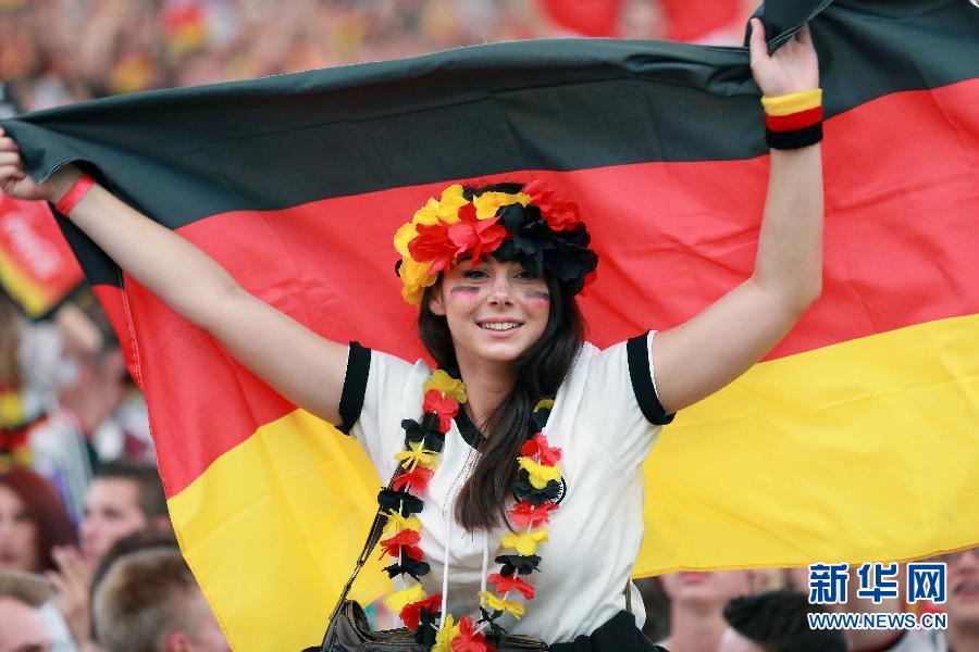 德国球迷庆祝德国队挺进16强-德国球迷,庆祝,1