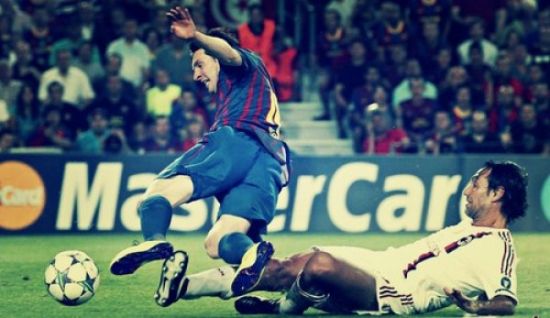 内斯塔:梅西已经到达巅峰 强于C罗 阻挡他完全