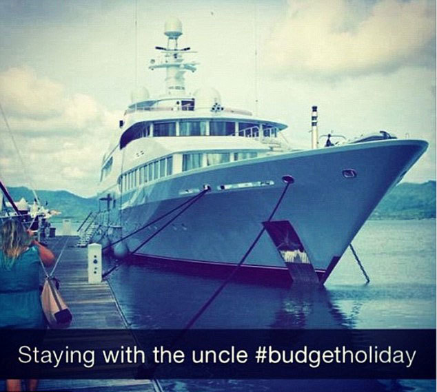 英国少年建富二代网站晒奢侈生活照-英国,少