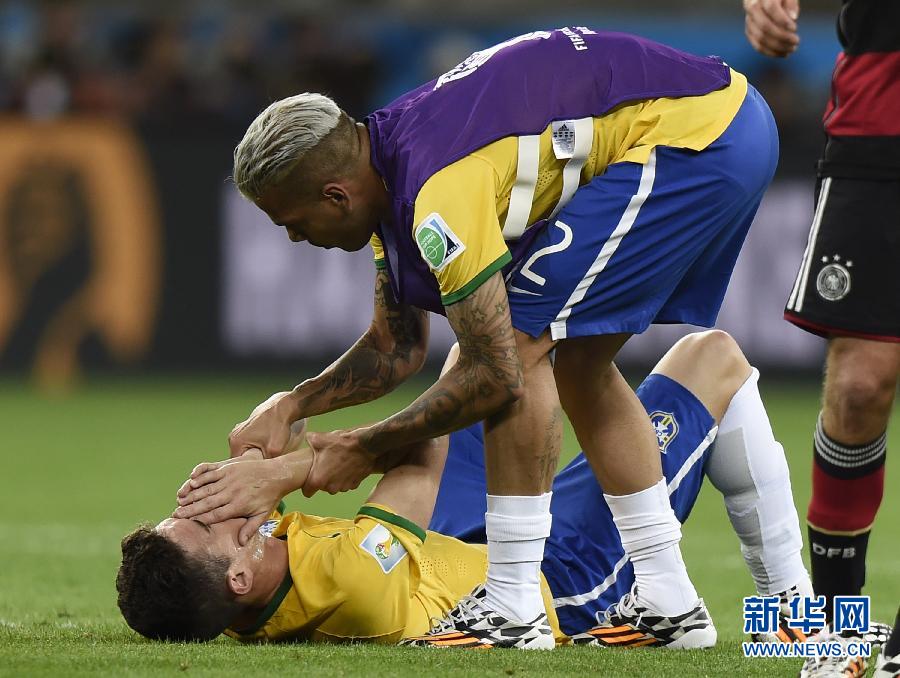 1-7惨败于德国 巴西众将泪洒绿茵场-巴西,泪洒