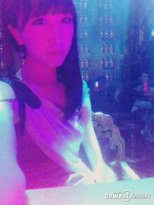 西北大学日语系男生扮女装难辨雌雄-男扮女装