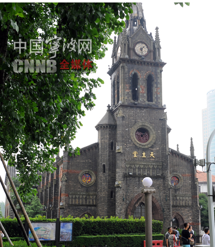宁波老外滩天主教堂凌晨起火