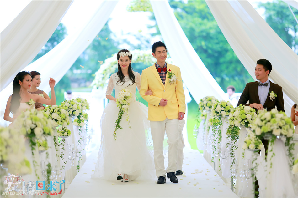 《爱情回来了》曝戚薇结婚照 对象非陈赫-爱情