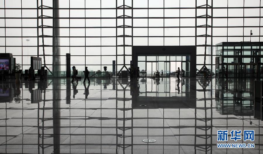 天津滨海国际机场T2航站楼投入使用 地铁无缝