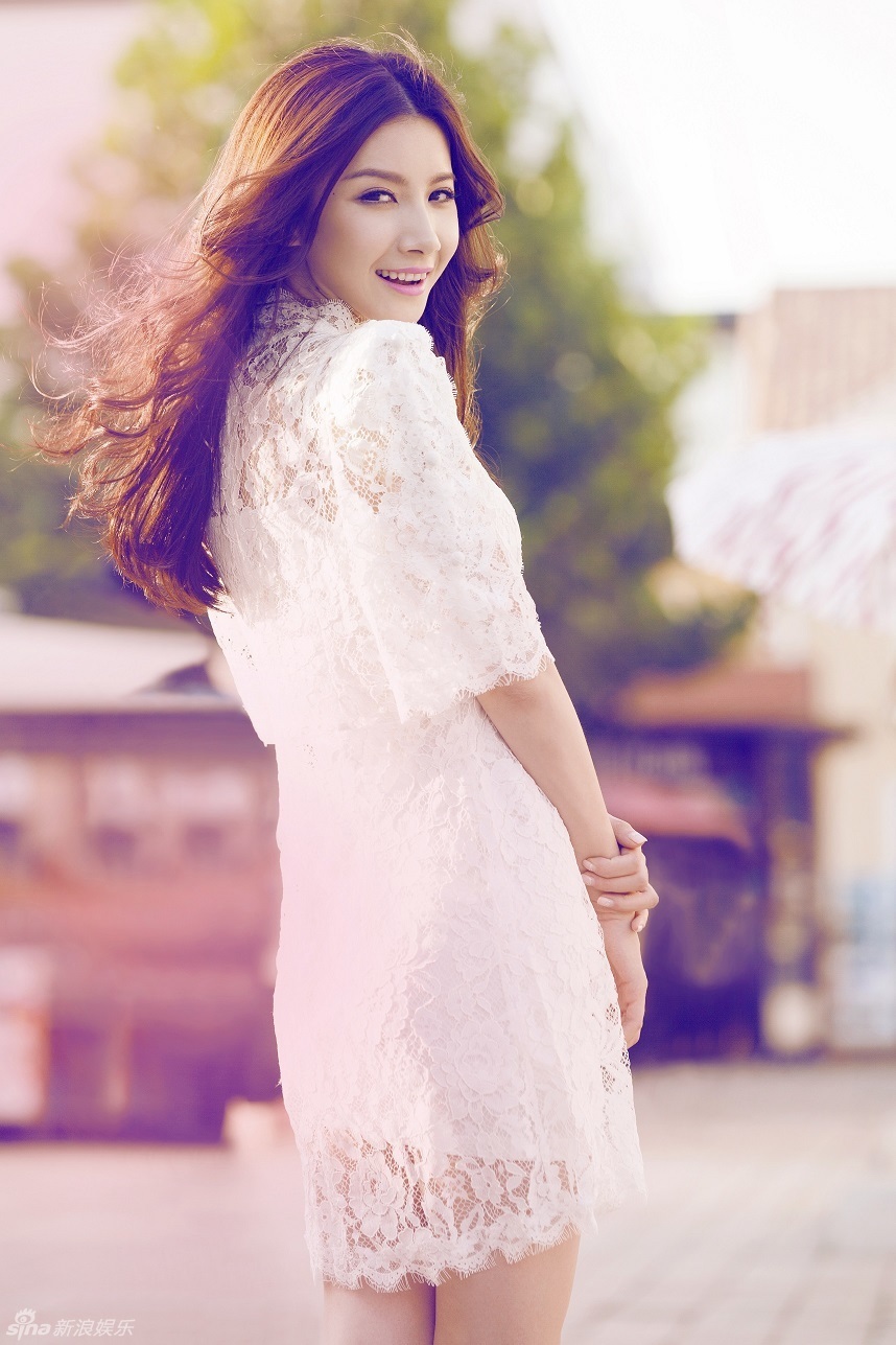 徐立白<em>蕾丝</em>街拍大片 演绎复古<em>淑女</em>潮-徐立,<em>蕾丝</em>