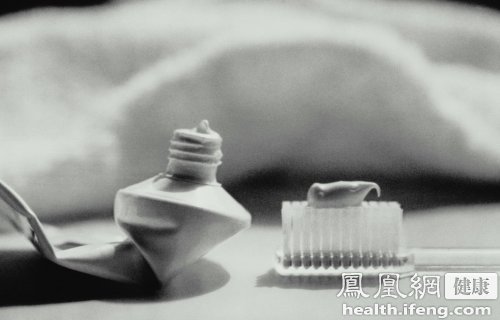 真相大揭秘:涂牙膏能不能治烫伤?-牙膏,能不能