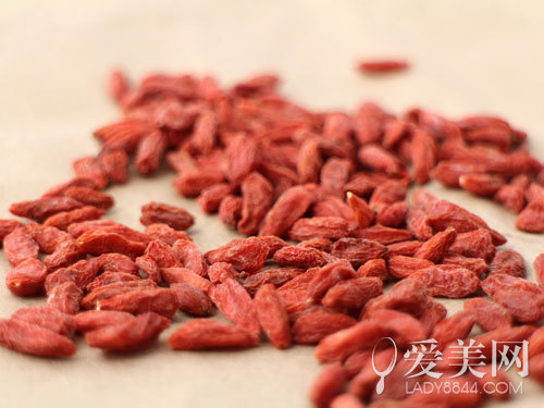 <em>脱发</em>就<em>吃</em>3类食物-<em>脱发</em>,<em>维生素</em>,<em>头发</em>,菠菜,代表-