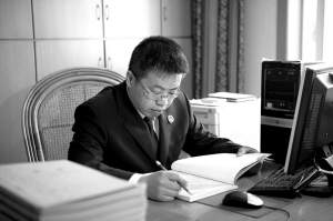 走近全国“模范检察官”陈永明