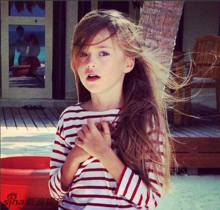 组图:<em>世界最美少女</em>!9岁超模五官精致似洋娃娃