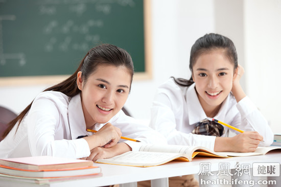 <em>初中女生</em>暴打同龄人5招培养学生<em>健康心理</em>-同龄