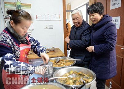 俞复玲：能被居民认可的服务才是好服务