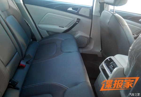 或将年内上市 众泰中级车Z600内饰图曝光