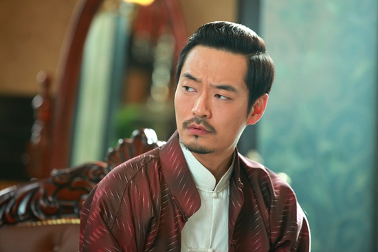 《新京华烟云》热播 赵魏诠释腹黑角色-京华烟