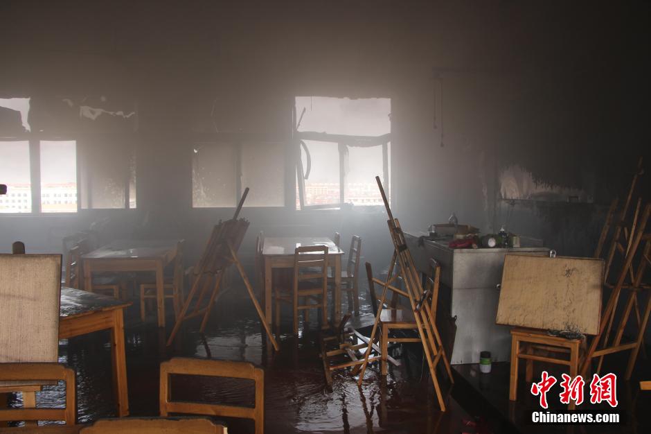 浙江金华一学校教室发生火灾 700余名师生被疏