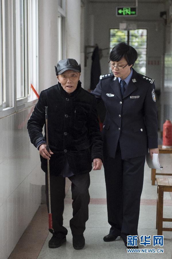 让群众真心点赞的民警胡朝霞