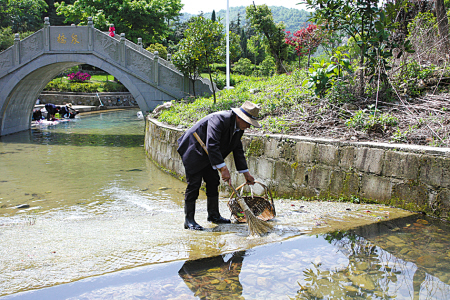 周书记墙头治水记