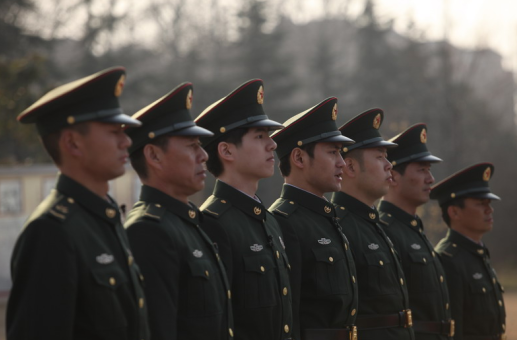 《真正男子汉》迎来新班长 气场震住王宝强海