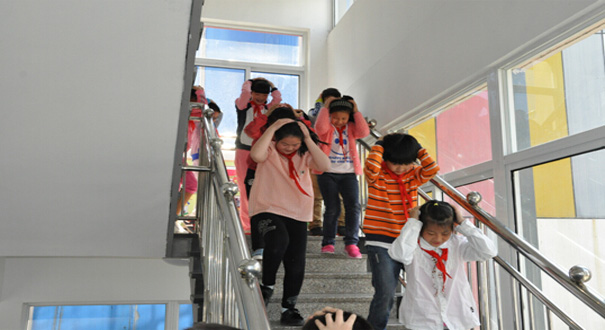 宁波市教育局组织开展地震安全应急疏散演练-