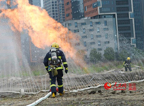 模拟燃气泄漏 演练应急事故联合抢险--中国宁波