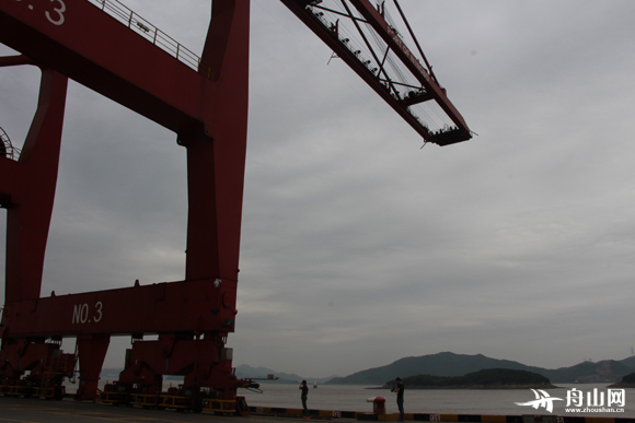 [网媒宁波行]梅山“海陆空”全方位展示港口经济