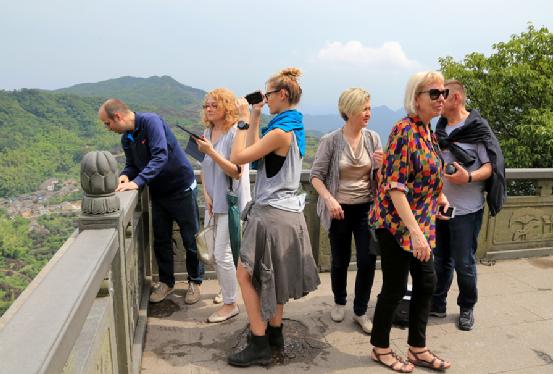 中东欧贵宾赴宁波博物馆、溪口风景区考察--中国宁波网-旅游