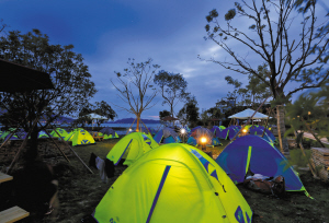 宁波东钱湖建造华东地区最大帐篷房车露营基地