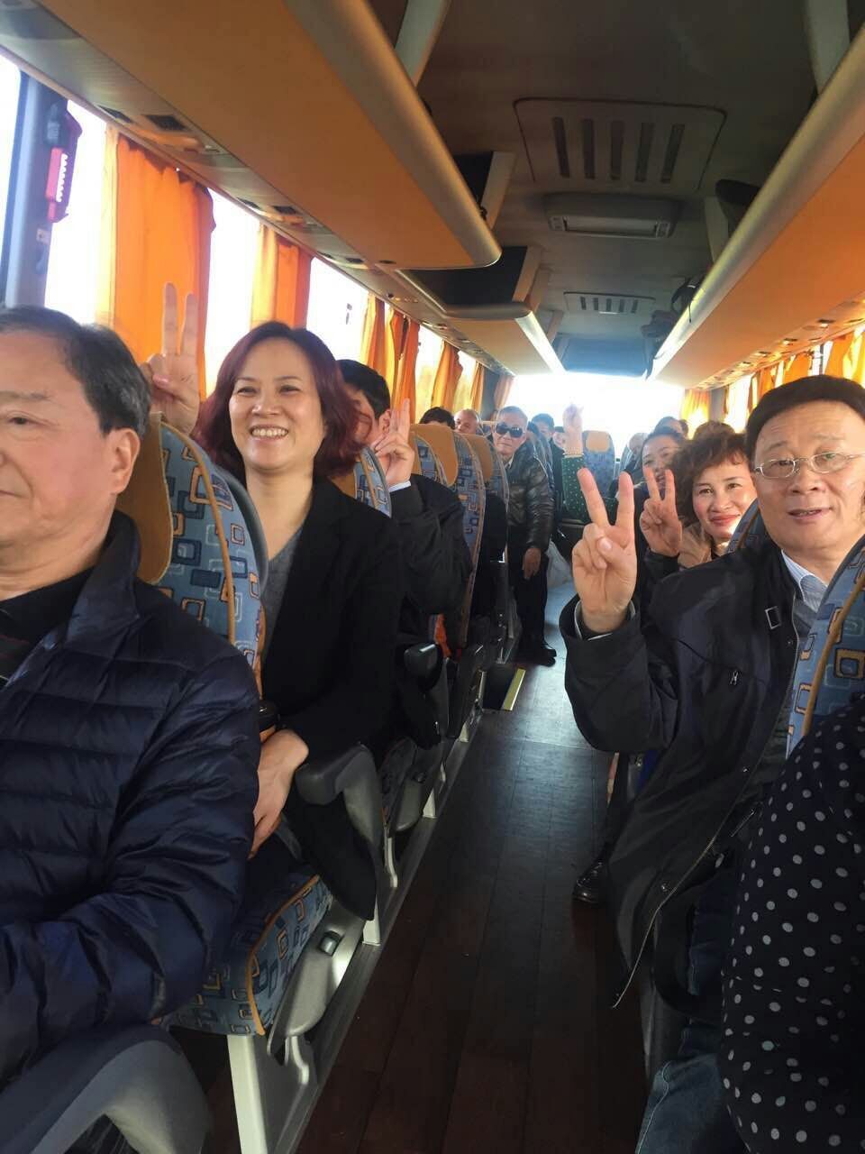 宁波两旅行团昨撤离巴黎