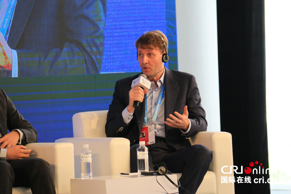 互联网大佬谈创业:马化腾支持“窝里斗”(组图)