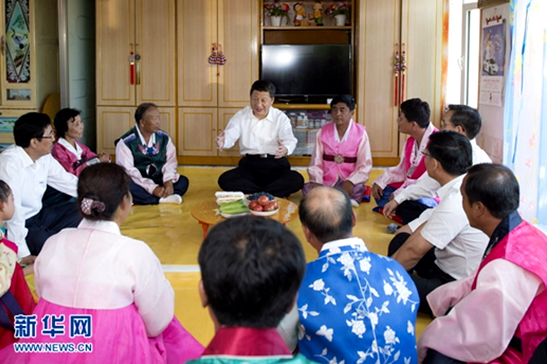 习近平“三节课”教你看齐党中央:讲作风 不腐败 重人民