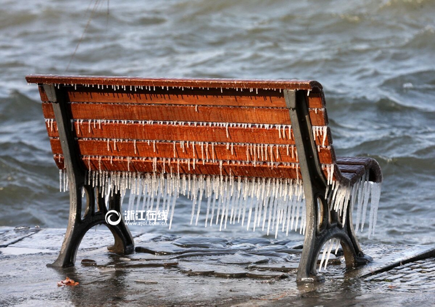 一夜寒风吹冻西湖_中国宁波网_首页精彩图片