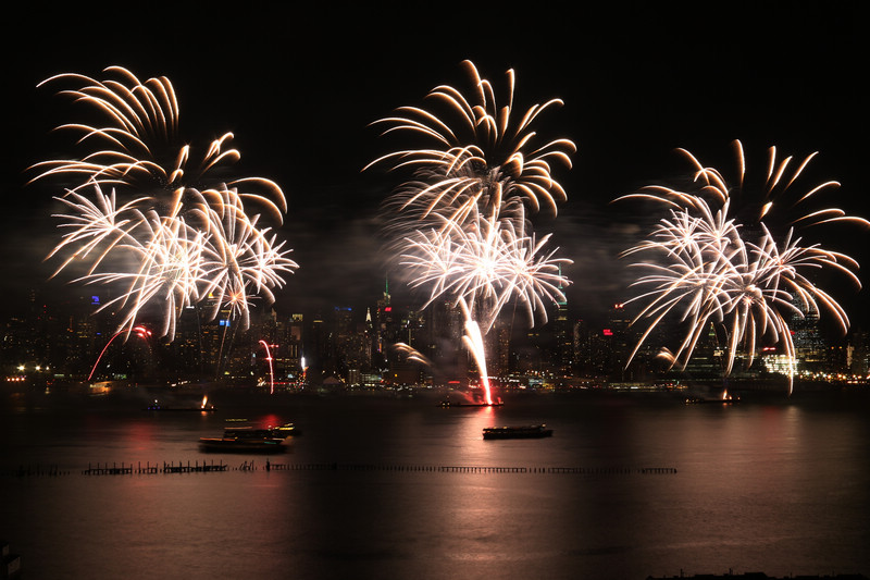 纽约举办烟火晚会喜迎中国春节(组图)_中国宁波网_首页精彩图片