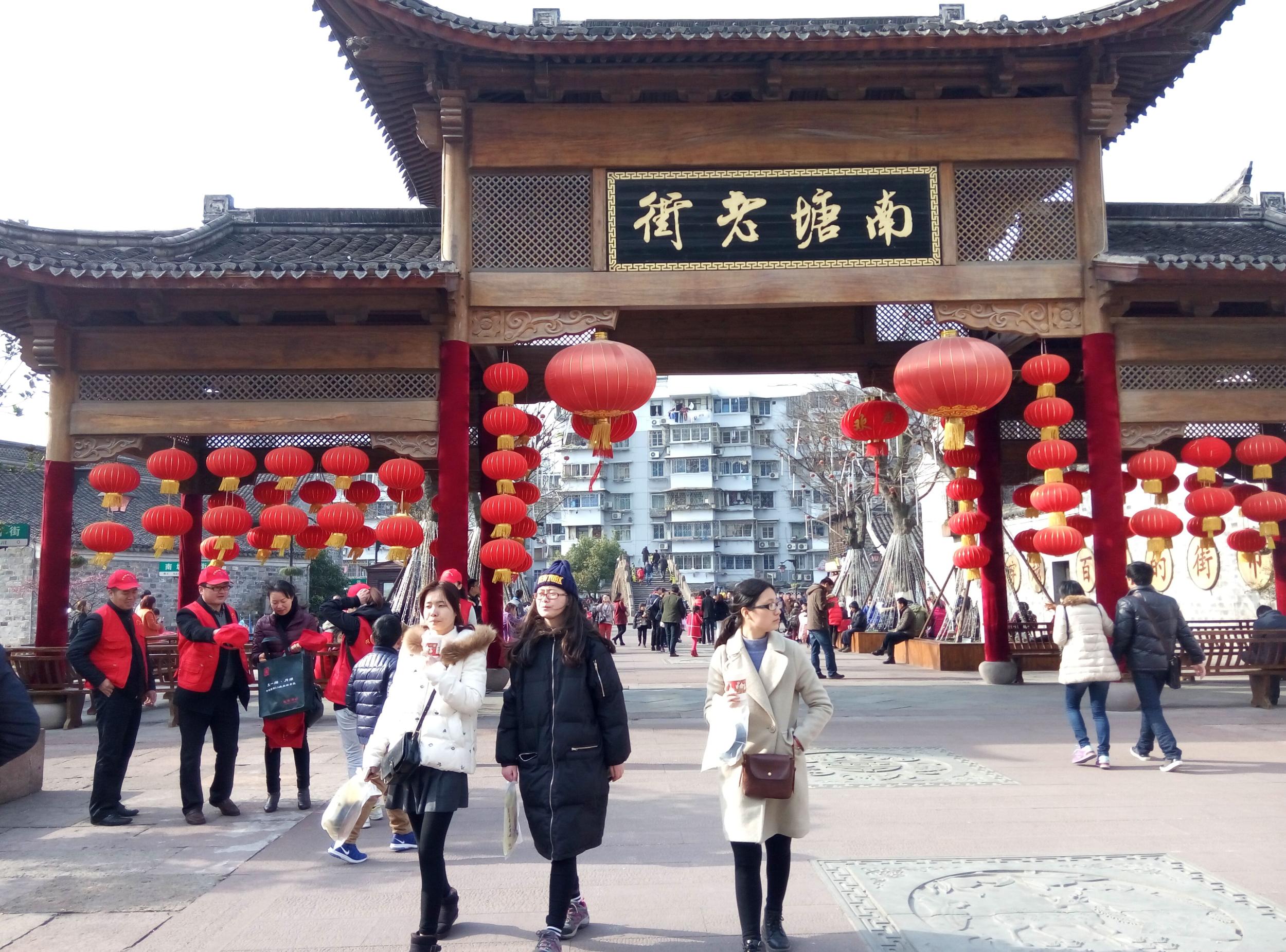 志愿服务擦亮宁波旅游招牌_天一旅游_中国宁波网