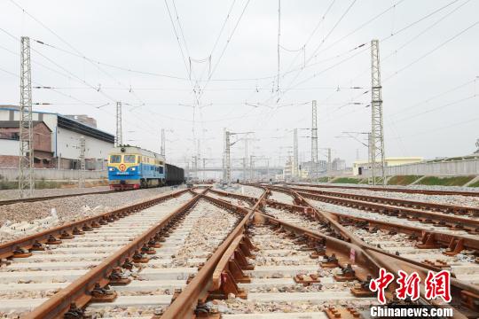 揭秘政府工作“对账单”:25项量化指标完成24项